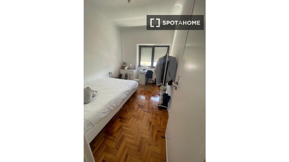 Double room Lisbon, 4 beds — photo 2