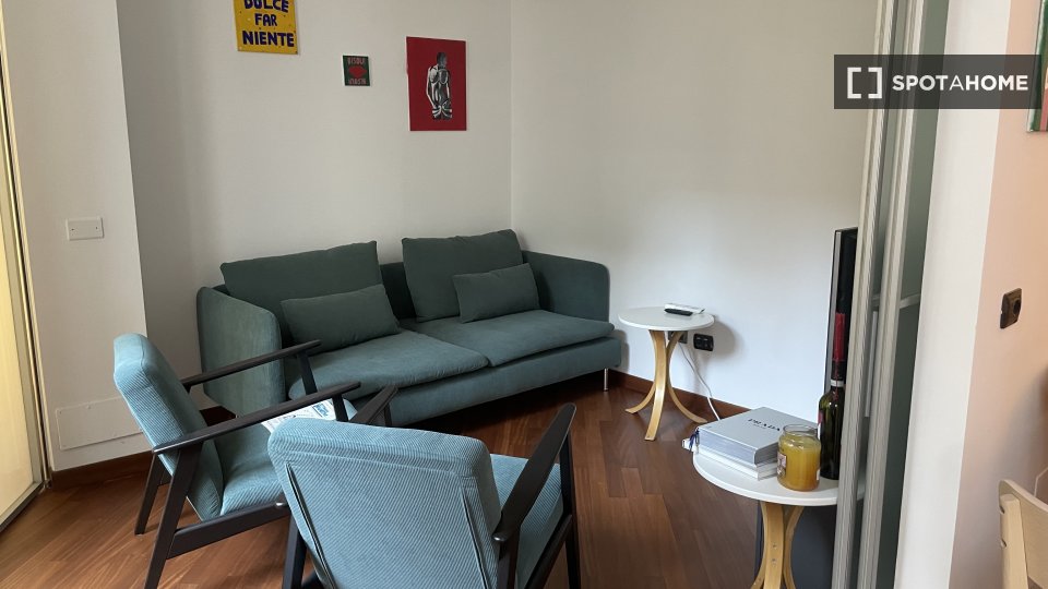 Double room Milan, 3 beds, 80m² — photo 8