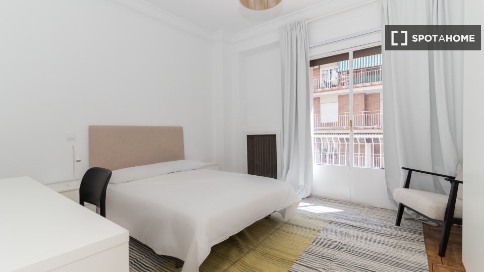Double room Madrid, 10 beds, 380m² — photo 5
