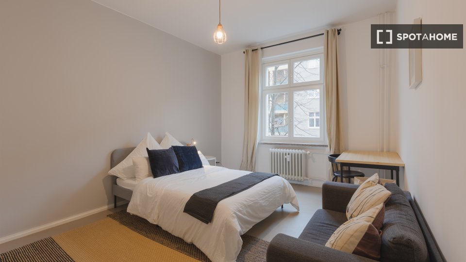 Double room Berlin, 9 beds, 50m² — photo 3