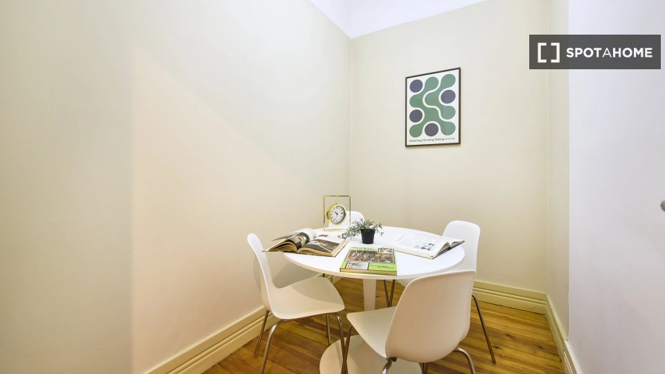 Double room Lisbon, 9 beds — photo 19