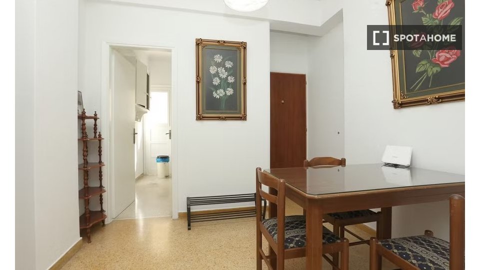 Double room Athens, 3 beds — photo 13