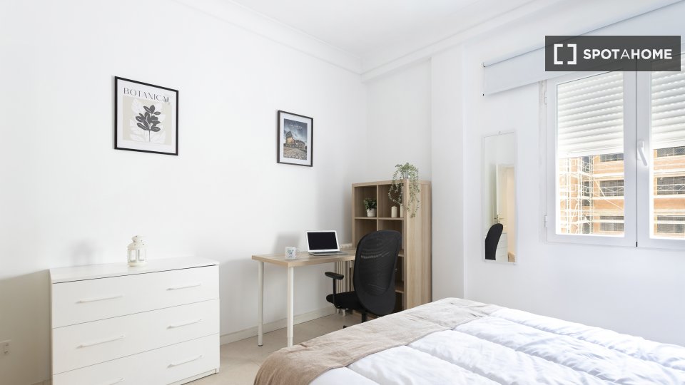 Double room Madrid, 5 beds — photo 10