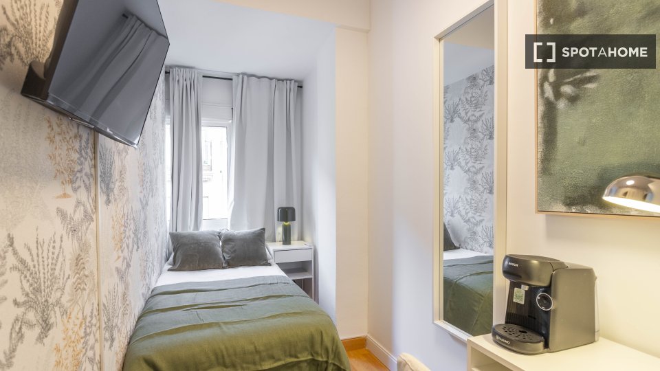 Double room Alicante, 8 beds — photo 12