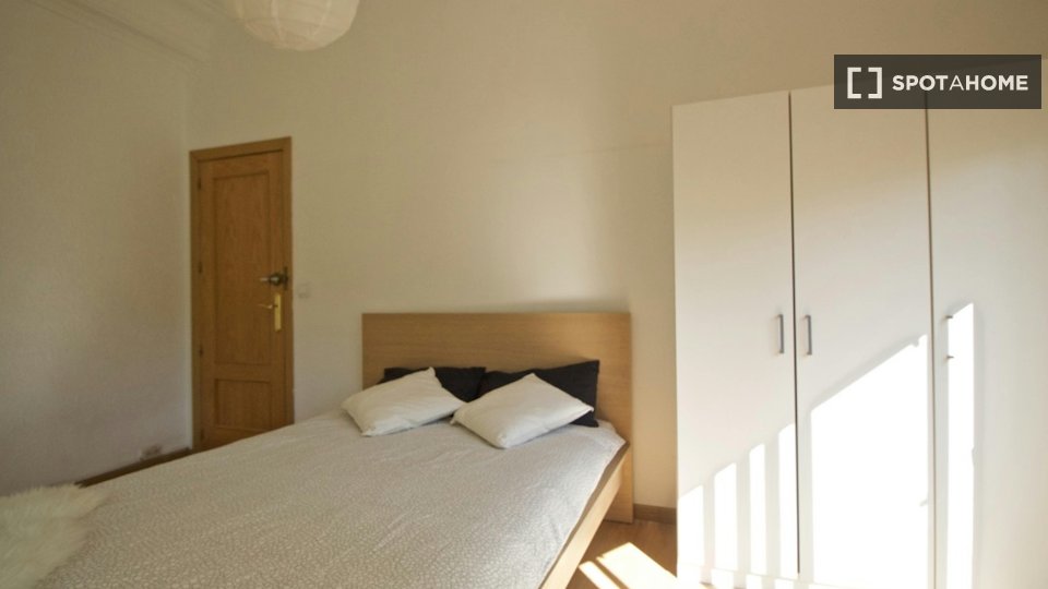 Double room Madrid, 6 beds, 200m² — photo 24