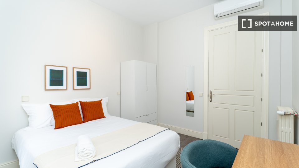 Double room Madrid, 5 beds — photo 6