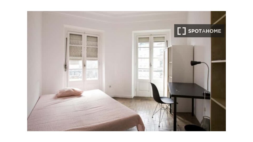 Double room Lisbon, 7 beds — photo 36