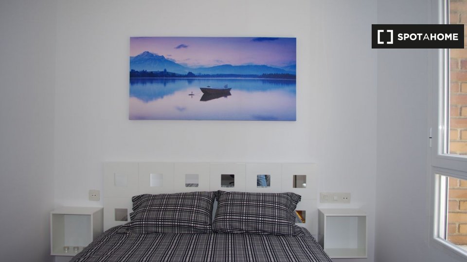Double room Madrid, 5 beds, 140m² — photo 5