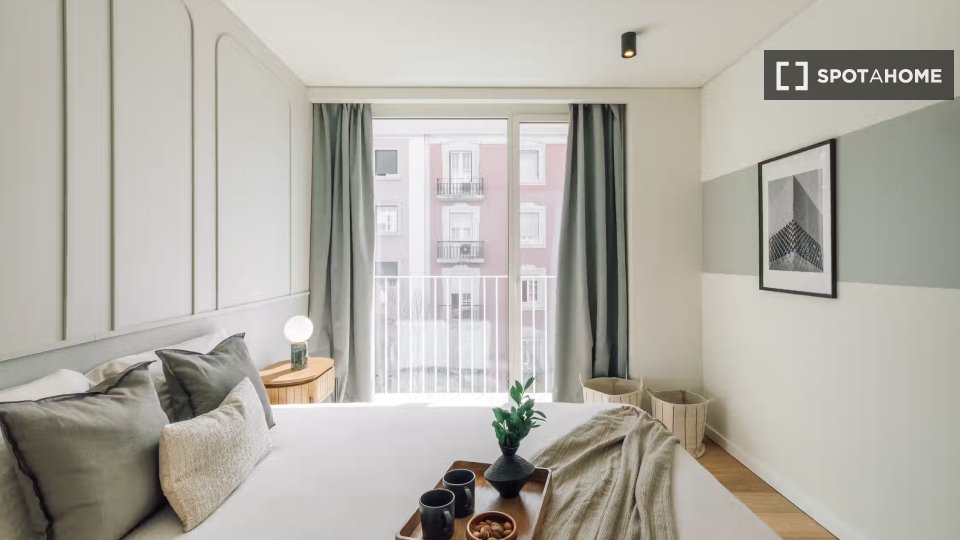 Apartment Lisbon, 2 beds, 99m² — photo 11