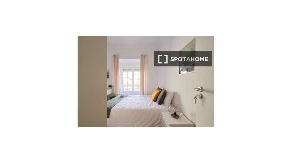 Double room Lisbon, 6 beds — photo 7