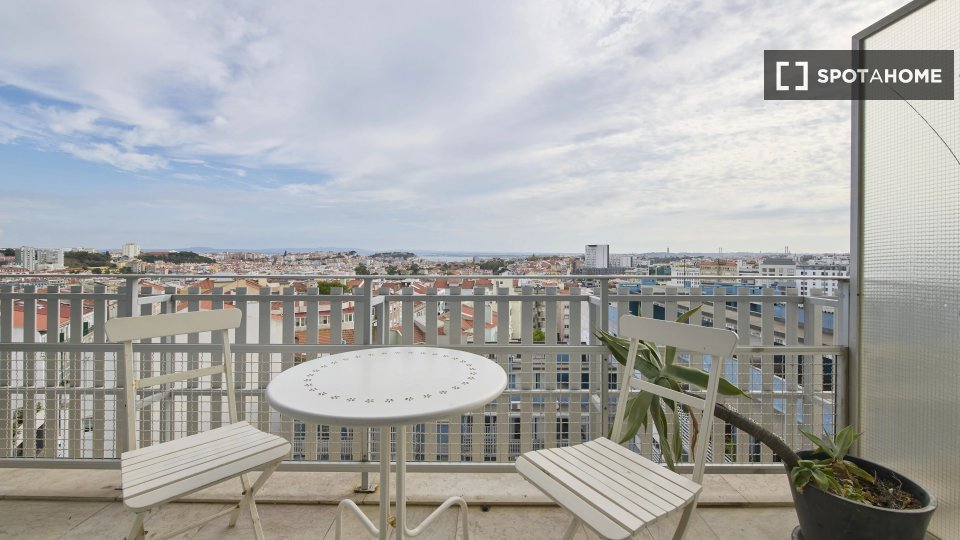 Double room Lisbon, 9 beds — photo 14