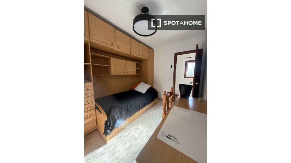 Double room Malaga, 5 beds, 140m² — photo 6