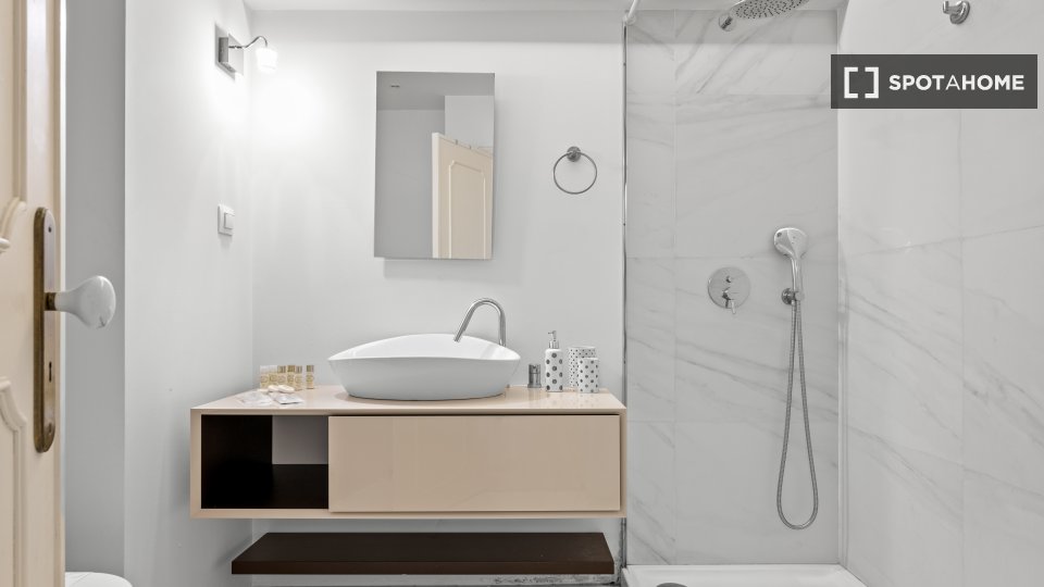 Apartment Lisbon, 4 beds, 280m² — photo 16