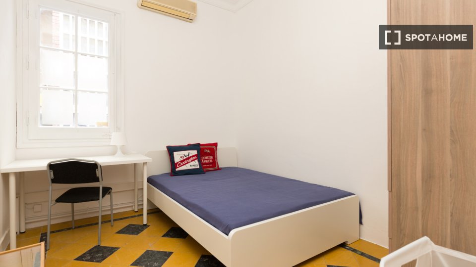 Double room Barcelona, 8 beds, 175m² — photo 1