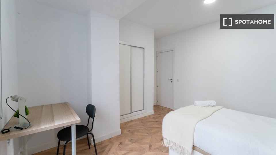 Double room Madrid, 7 beds — photo 1