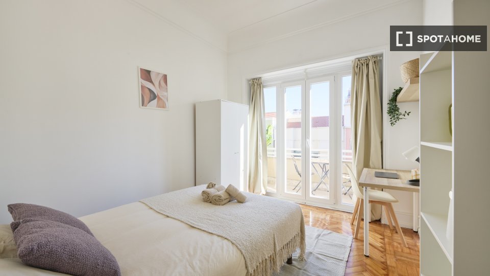 Double room Lisbon, 11 beds — photo 30