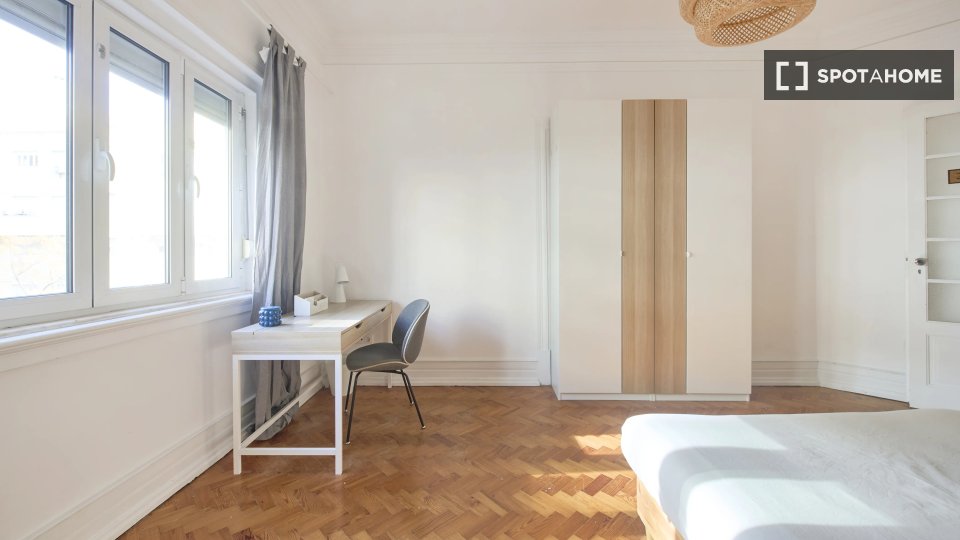 Double room Lisbon, 9 beds — photo 13