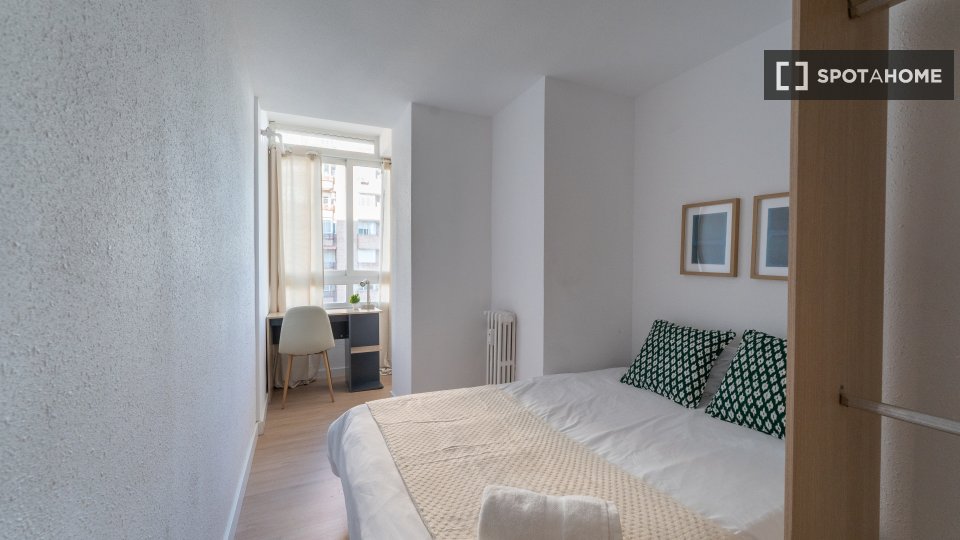 Double room Madrid, 6 beds — photo 21