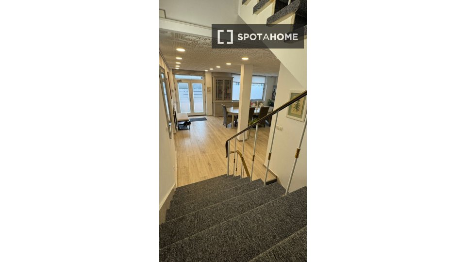 Apartment Brussels, 5 beds, 120m² — photo 1