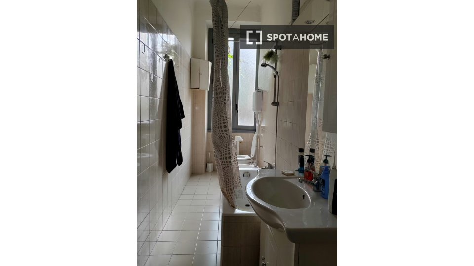 Double room Milan, 2 beds, 73m² — photo 4