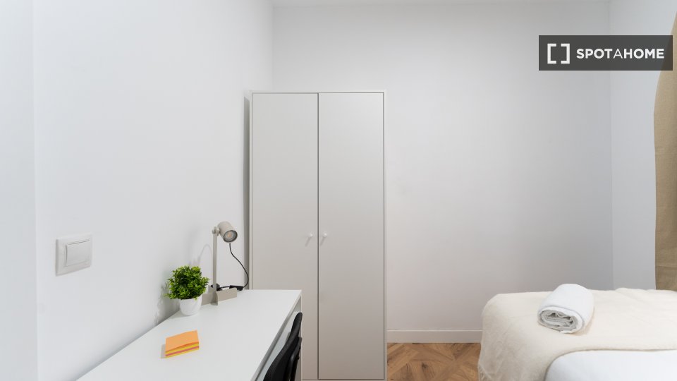 Double room Madrid, 7 beds — photo 8
