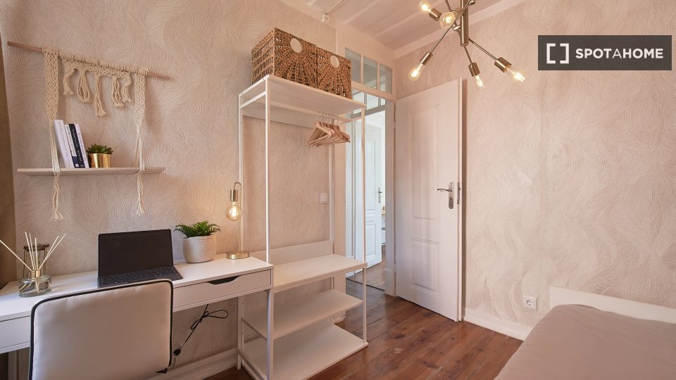 Double room Lisbon, 13 beds — photo 4