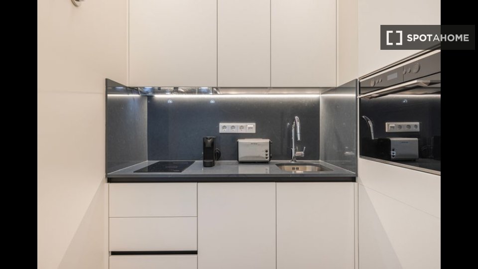 Apartment Lisbon, 1 bed — photo 9
