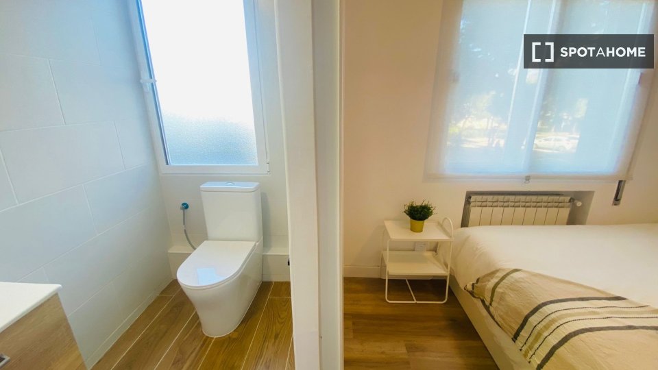 Double room Madrid, 4 beds — photo 7