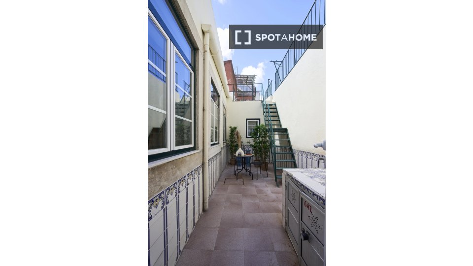 Double room Lisbon, 13 beds — photo 19