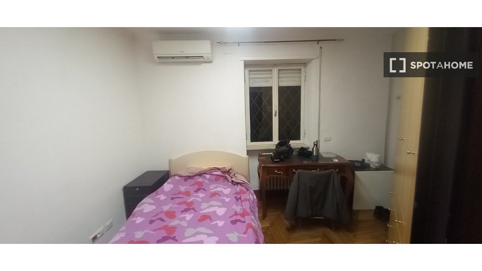 Double room Rome, 4 beds — photo 1