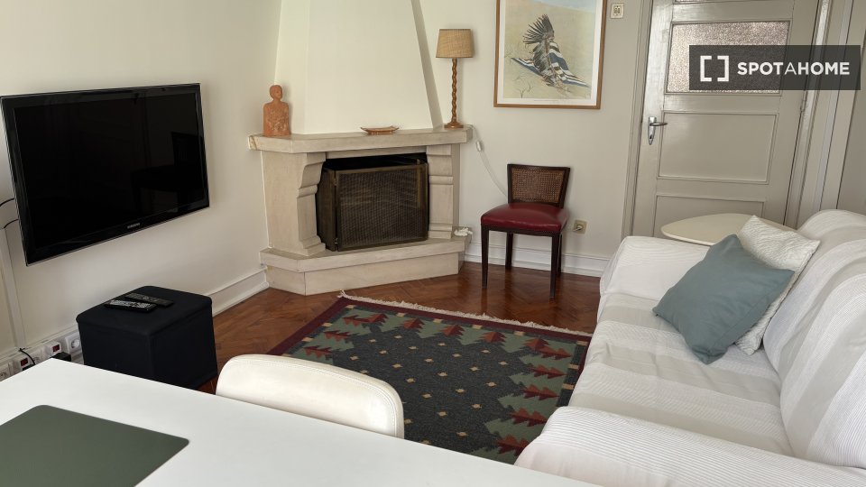 Apartment Lisbon, 1 bed, 77m² — photo 19