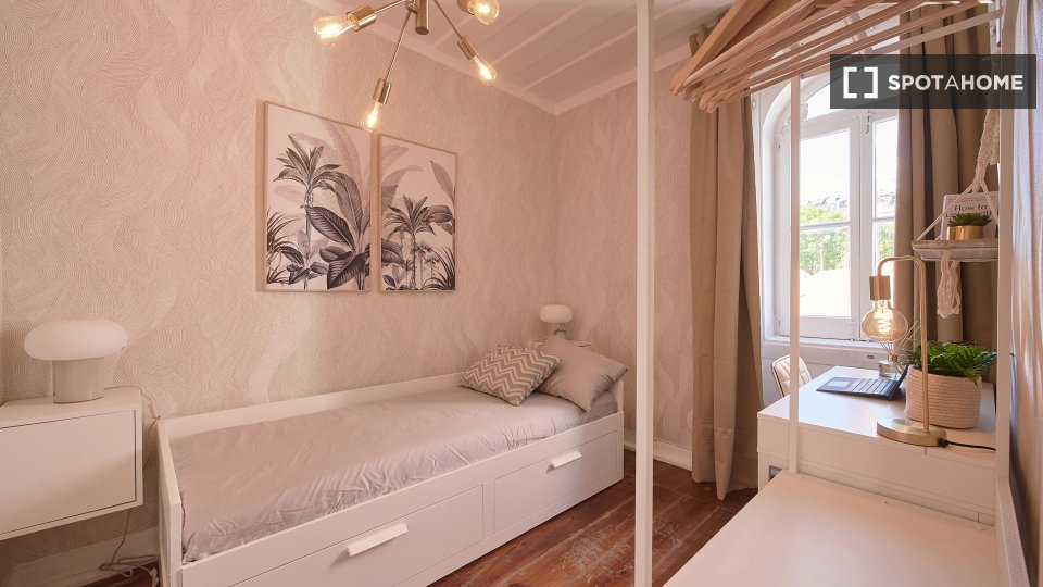 Double room Lisbon, 13 beds — photo 10