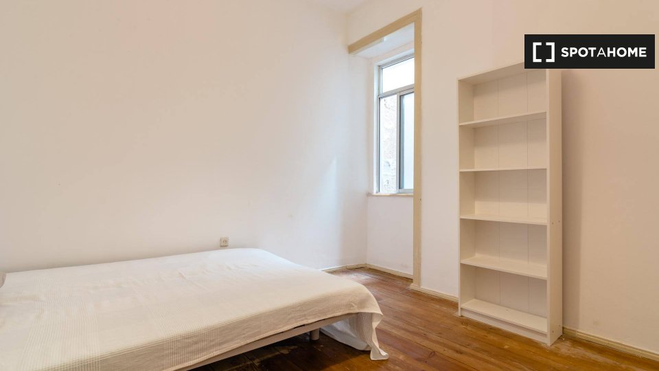 Double room Lisbon, 9 beds — photo 4