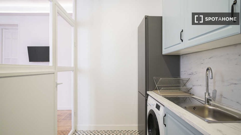 Double room Madrid, 8 beds — photo 43