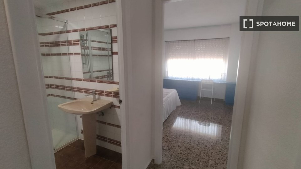 Double room Valencia, 4 beds, 120m² — photo 7