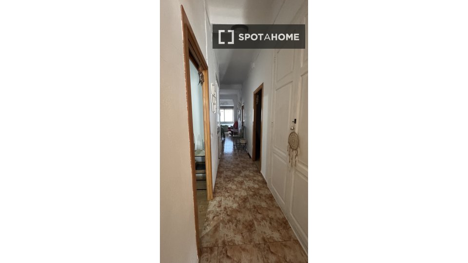 Double room Valencia, 3 beds, 70m² — photo 10