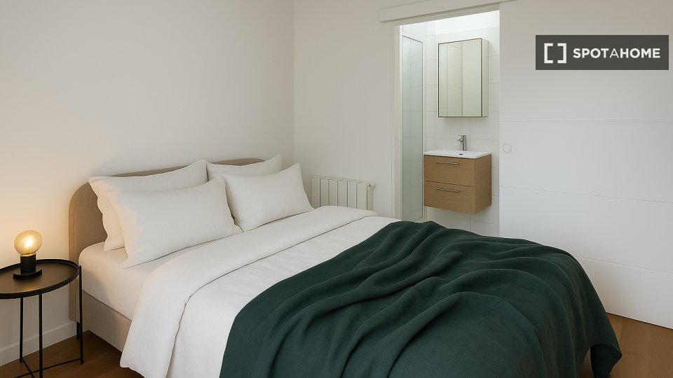 Double room Paris, 9 beds, 244m² — photo 20