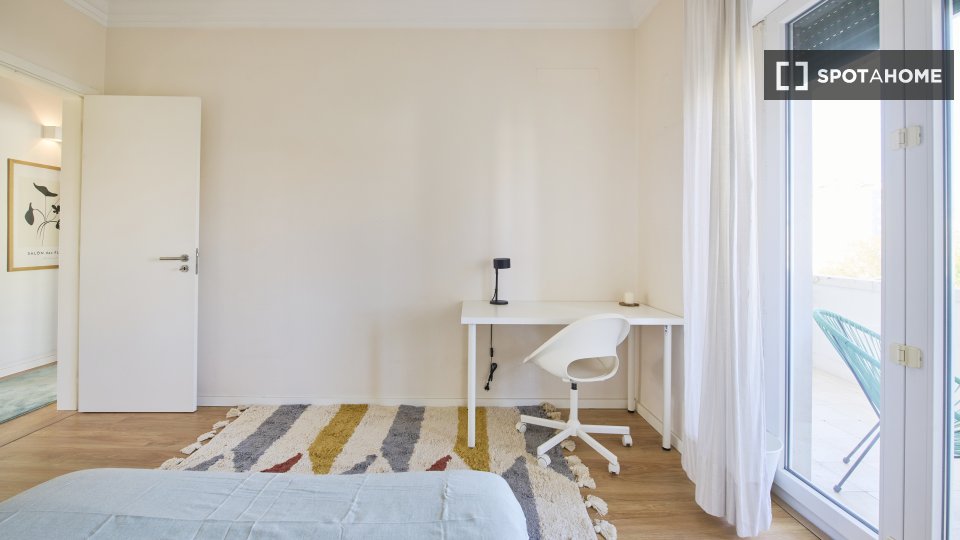 Double room Lisbon, 4 beds — photo 5