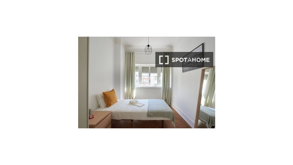 Double room Lisbon, 7 beds — photo 10