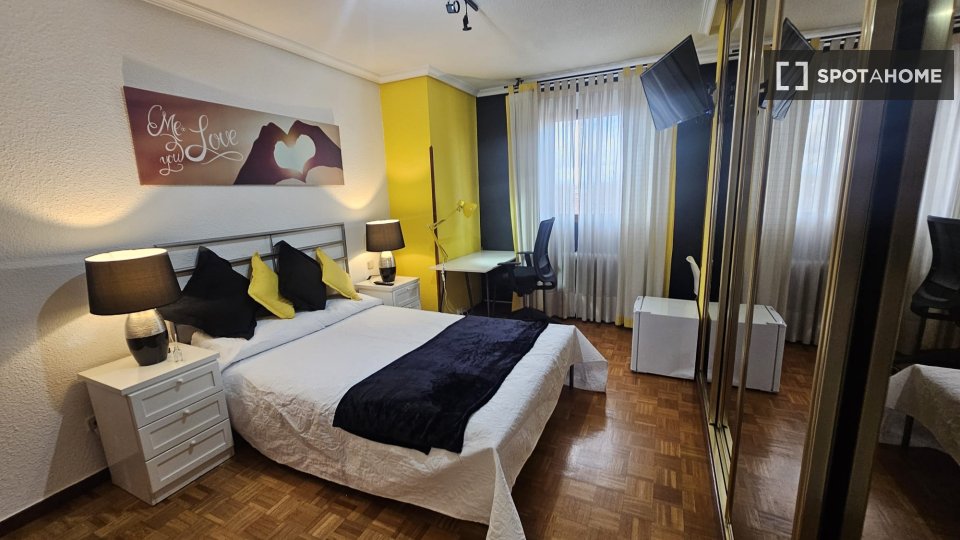 Double room Alcala_De_Henares, 5 beds, 140m² — photo 12