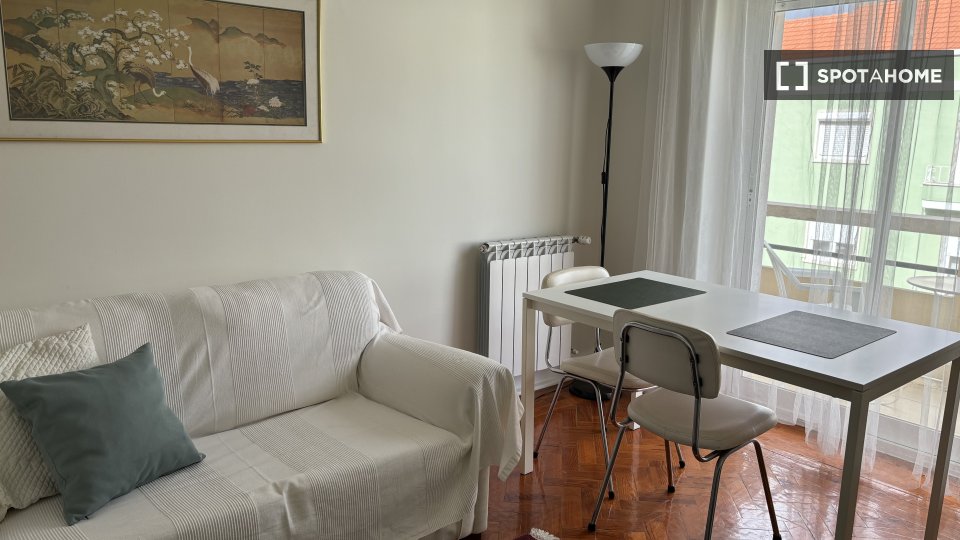 Apartment Lisbon, 1 bed, 77m² — photo 4