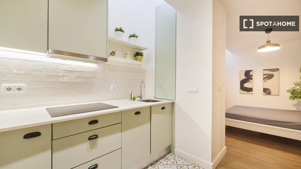 Apartment Lisbon, 1 bed — photo 15