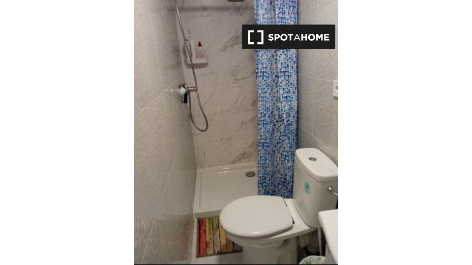 Double room Madrid, 7 beds, 180m² — photo 16