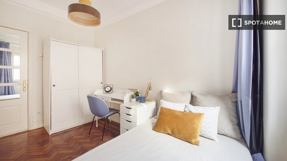 Double room Lisbon, 7 beds — photo 2