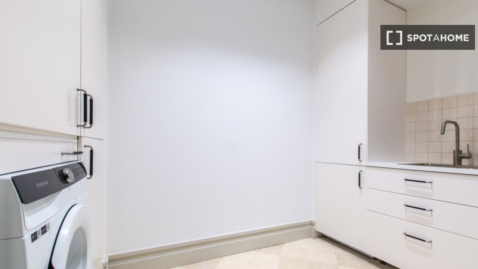 Apartment Madrid, 2 beds, 147m² — photo 16