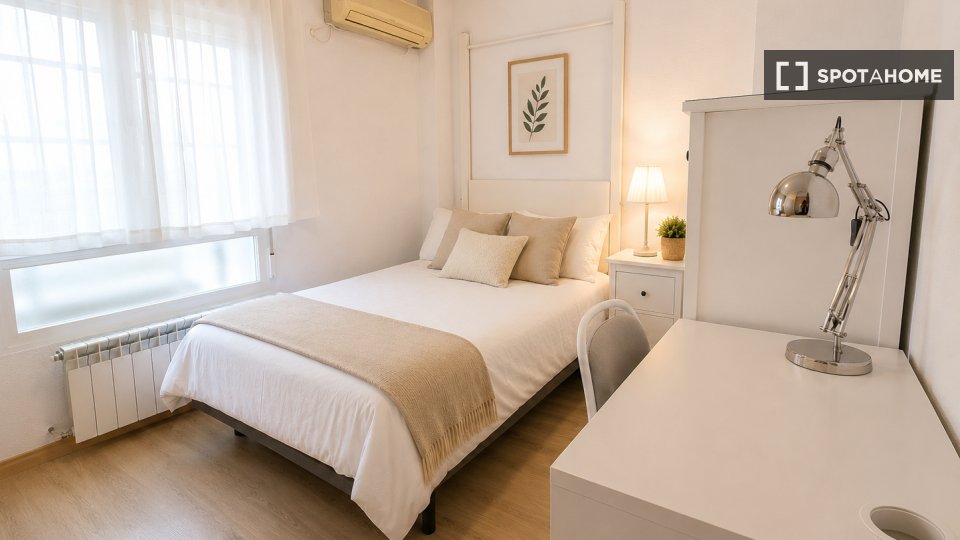 Double room Madrid, 4 beds, 90m² — photo 53