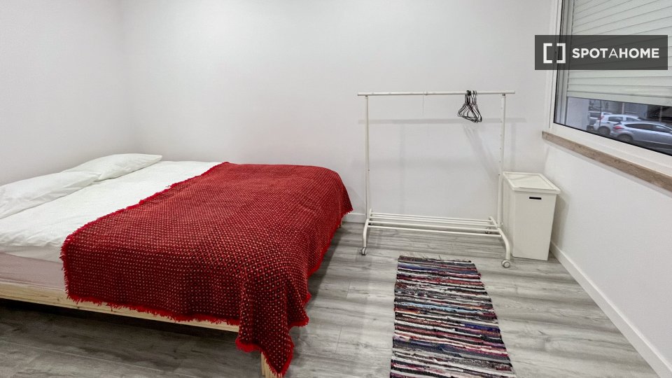 Double room Lisbon, 3 beds, 70m² — photo 5