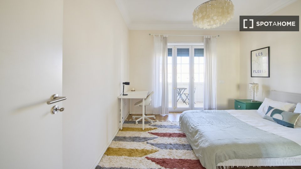 Double room Lisbon, 4 beds — photo 6
