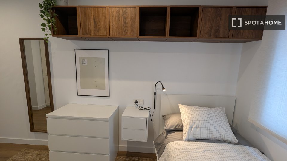 Double room Madrid, 5 beds — photo 12