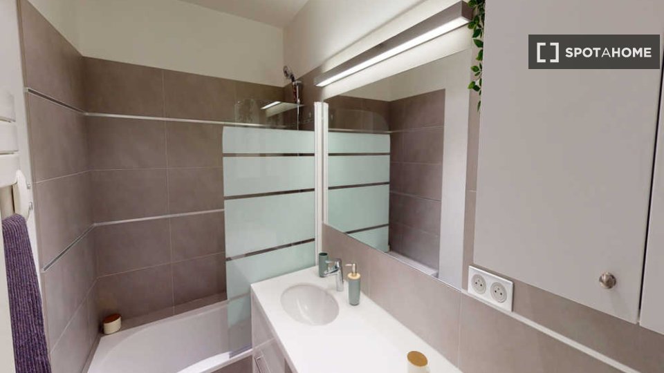 Double room Paris, 4 beds, 80m² — photo 10